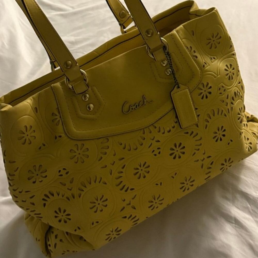 Rare Coach Ashley a blue Lace leather